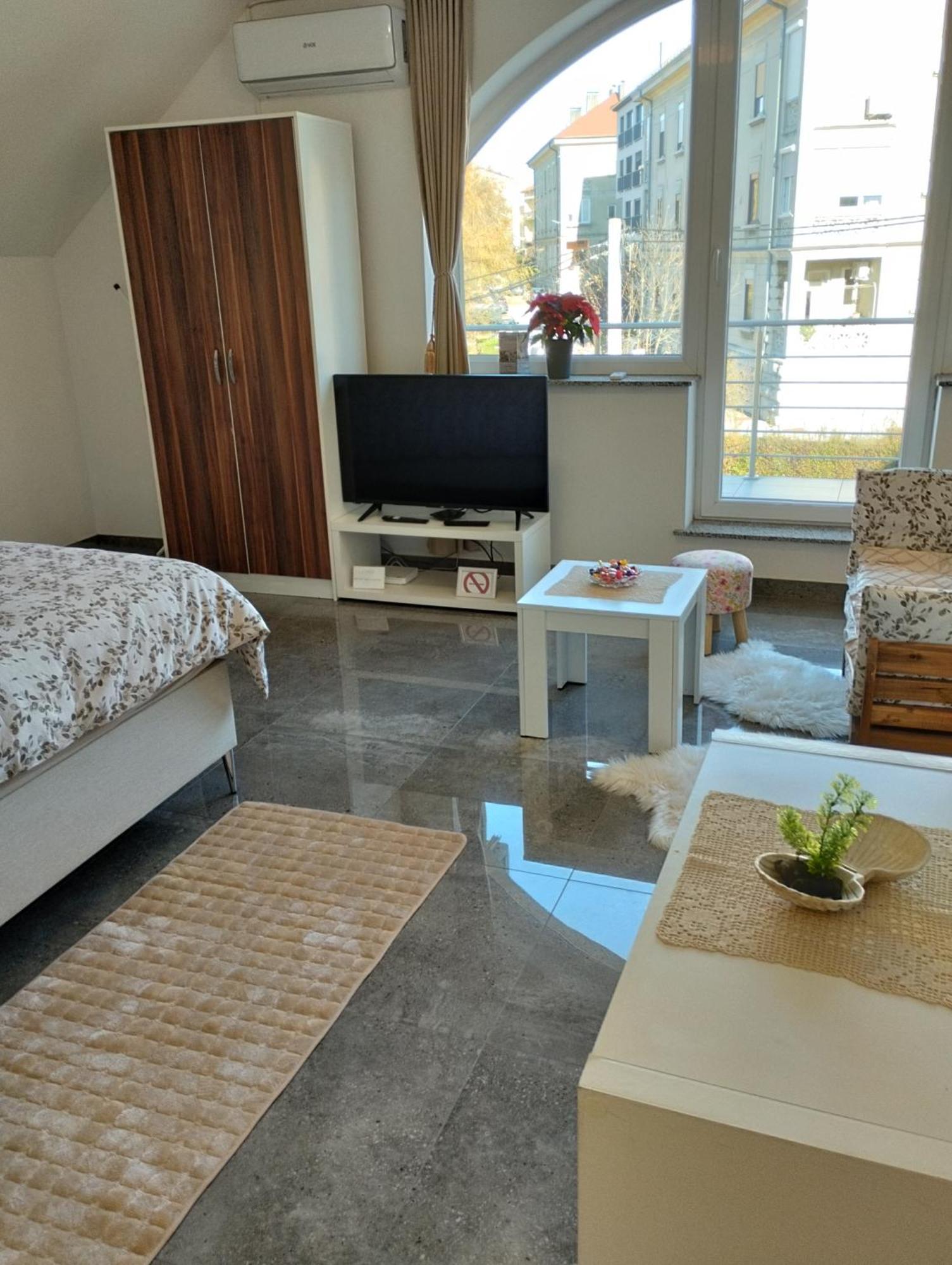 Apartma Azurre Postojna Bagian luar foto